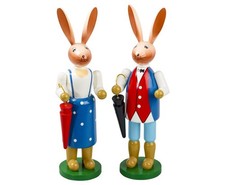 Osterhasenpaar mit Regenschirm