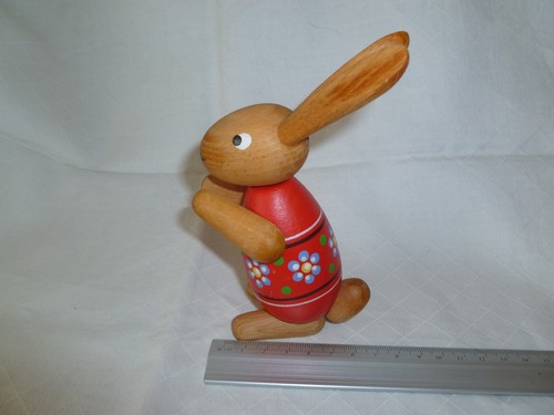 Hase osterhase mit eikörper - osterhase,